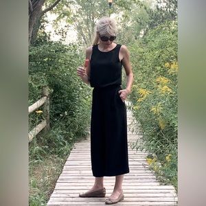 Aritzia, Babaton size 2 jumpsuit. I also have a size 4. Plz ask, if preferred